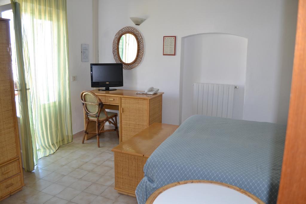 Hotel Scoglio Bianco Portoferraio Room photo